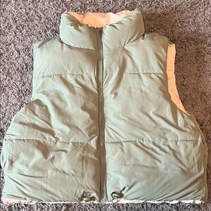 💚Love Tree Cream Puffer Vest